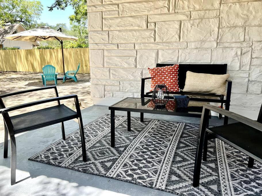 Close To Downtown San Antonio,Tx With Private Backyard And Firepit Exterior photo