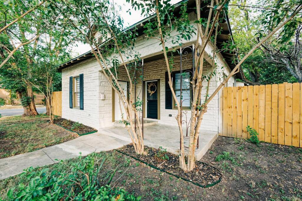 Close To Downtown San Antonio,Tx With Private Backyard And Firepit Exterior photo