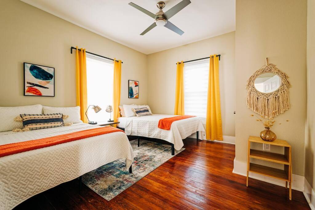 Close To Downtown San Antonio,Tx With Private Backyard And Firepit Exterior photo