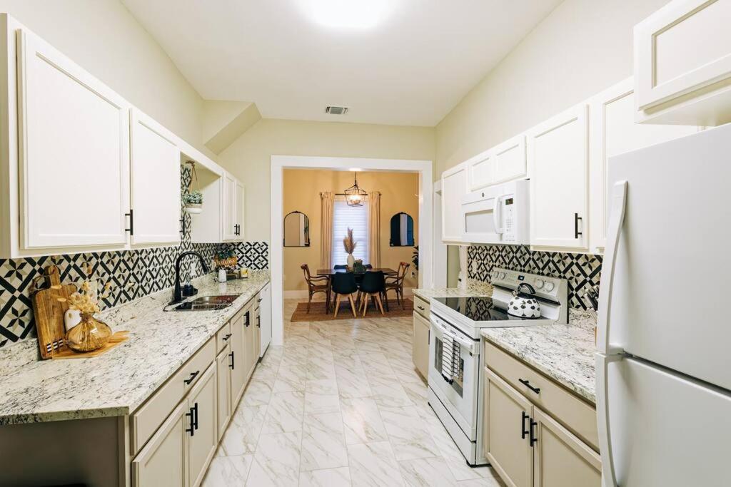 Close To Downtown San Antonio,Tx With Private Backyard And Firepit Exterior photo