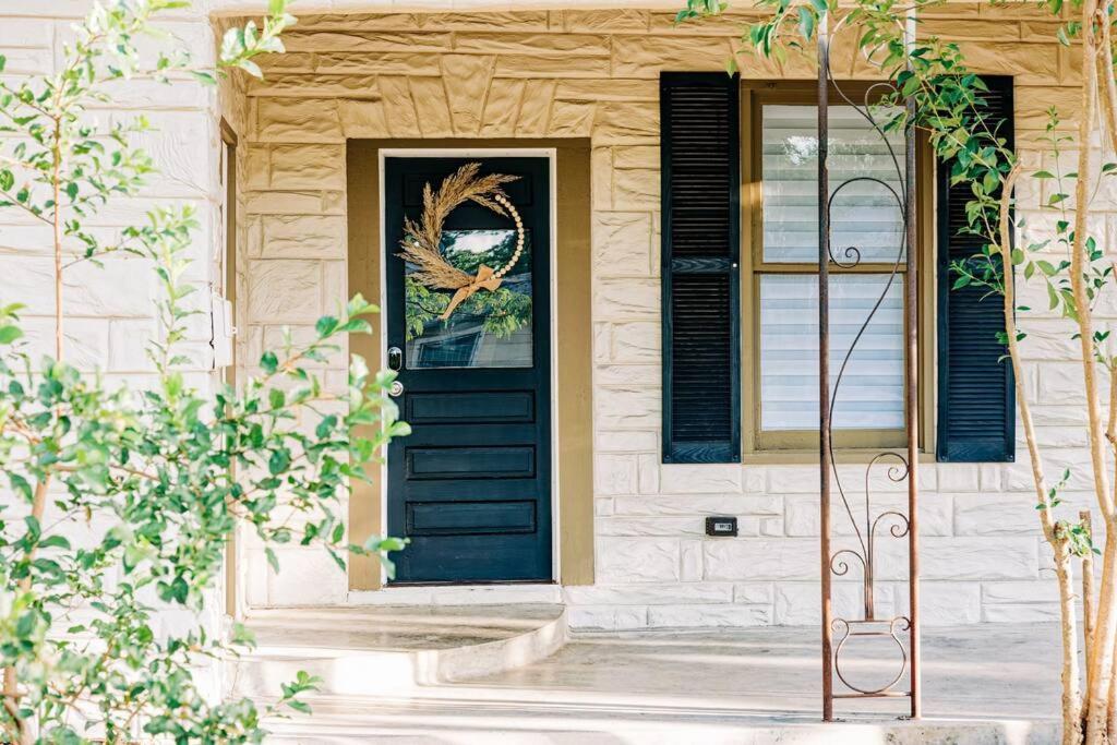 Close To Downtown San Antonio,Tx With Private Backyard And Firepit Exterior photo
